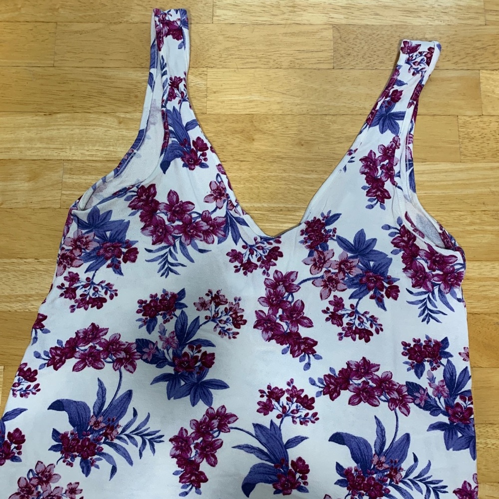 American Eagle Soft & Sexy Crepe Crop Floral Tank